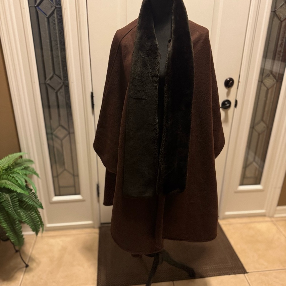 Women’s stylish Fur Wrap